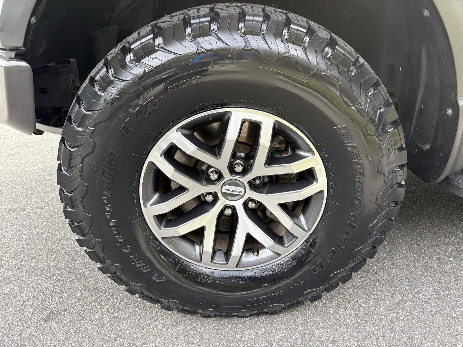 Used 2018 Ford F150 Raptor w/ Equipment Group 802A Luxury image 15