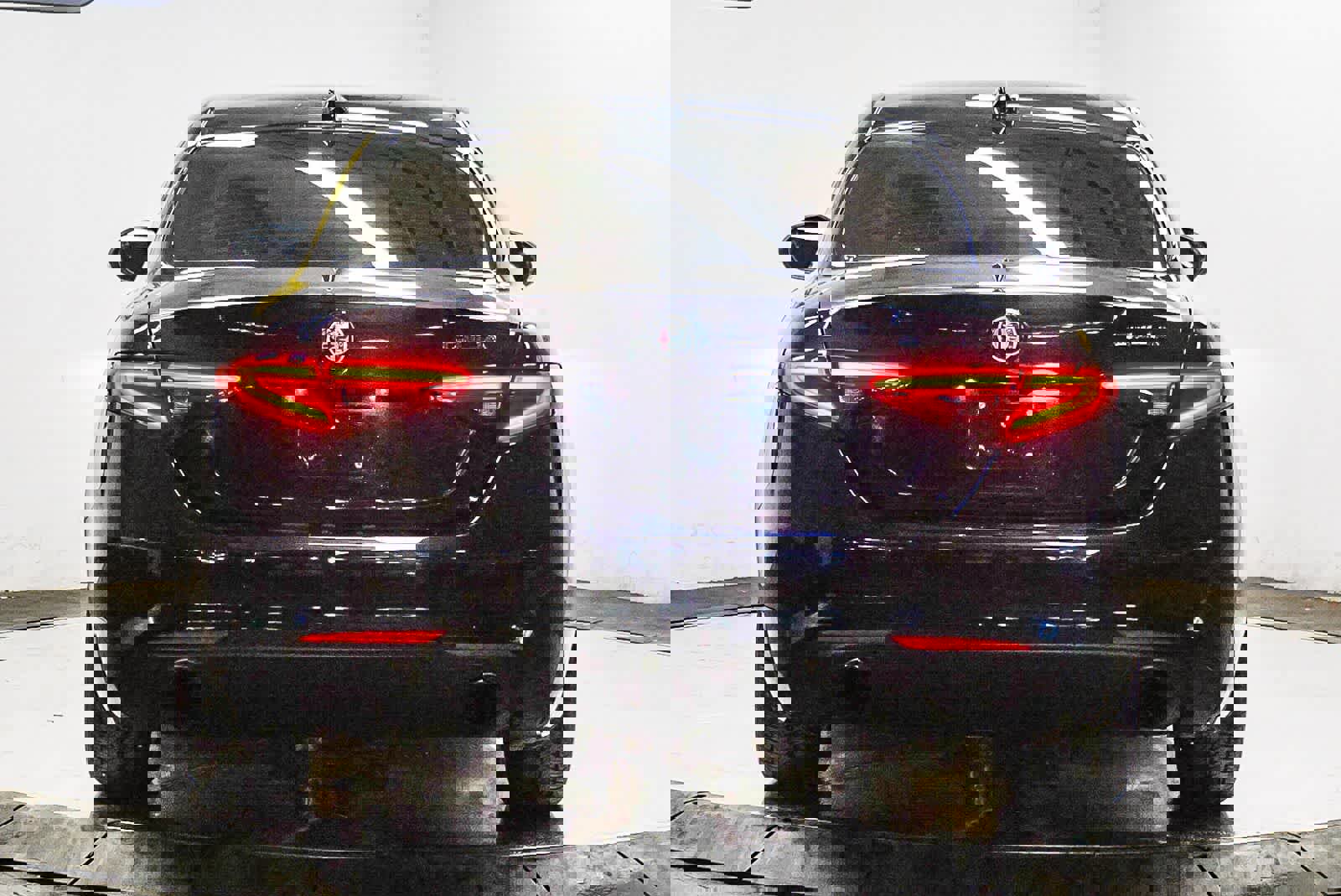 Used 2022 Alfa Romeo Giulia Sprint image 3