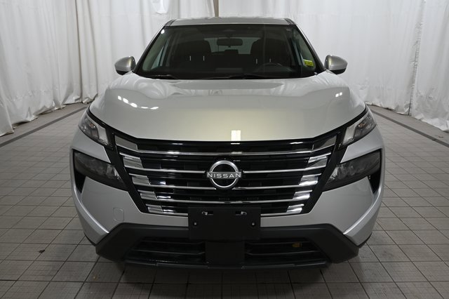 Used 2024 Nissan Rogue SV image 15