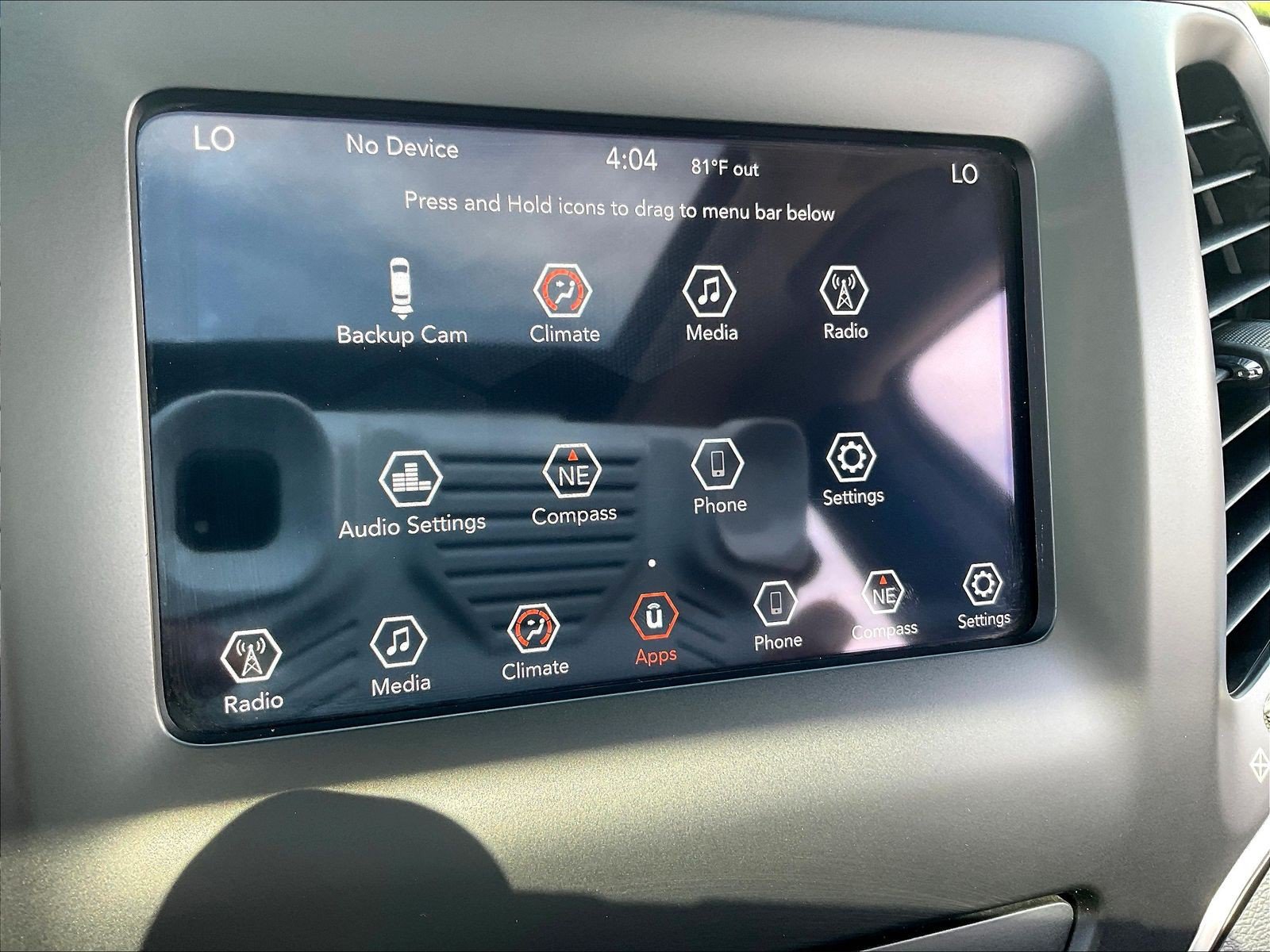 Used 2019 Jeep Cherokee Latitude Plus w/ Comfort/Convenience Group AWD/4WD image 39