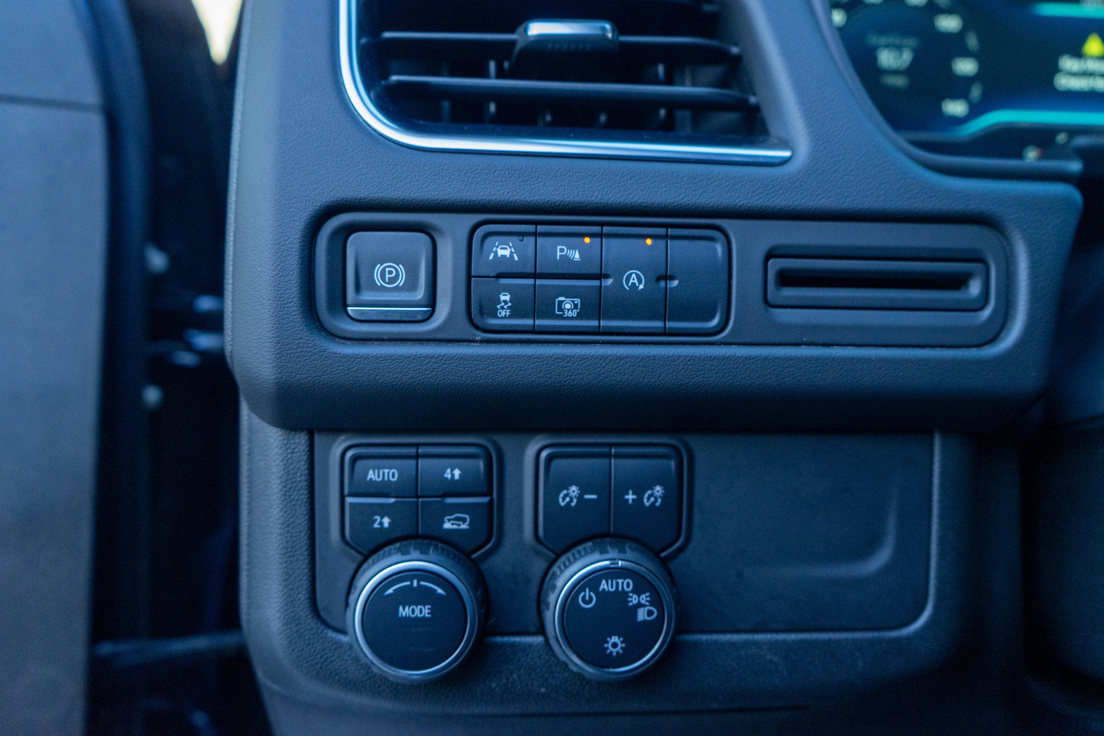 Used 2023 Chevrolet Suburban RST image 15