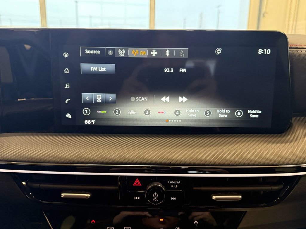 Used 2025 Nissan Kicks SR image 30