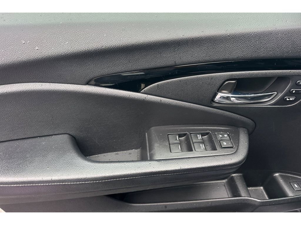 Used 2019 Honda Pilot Touring image 13