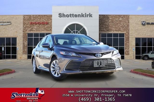 Used 2024 Toyota Camry LE image 1