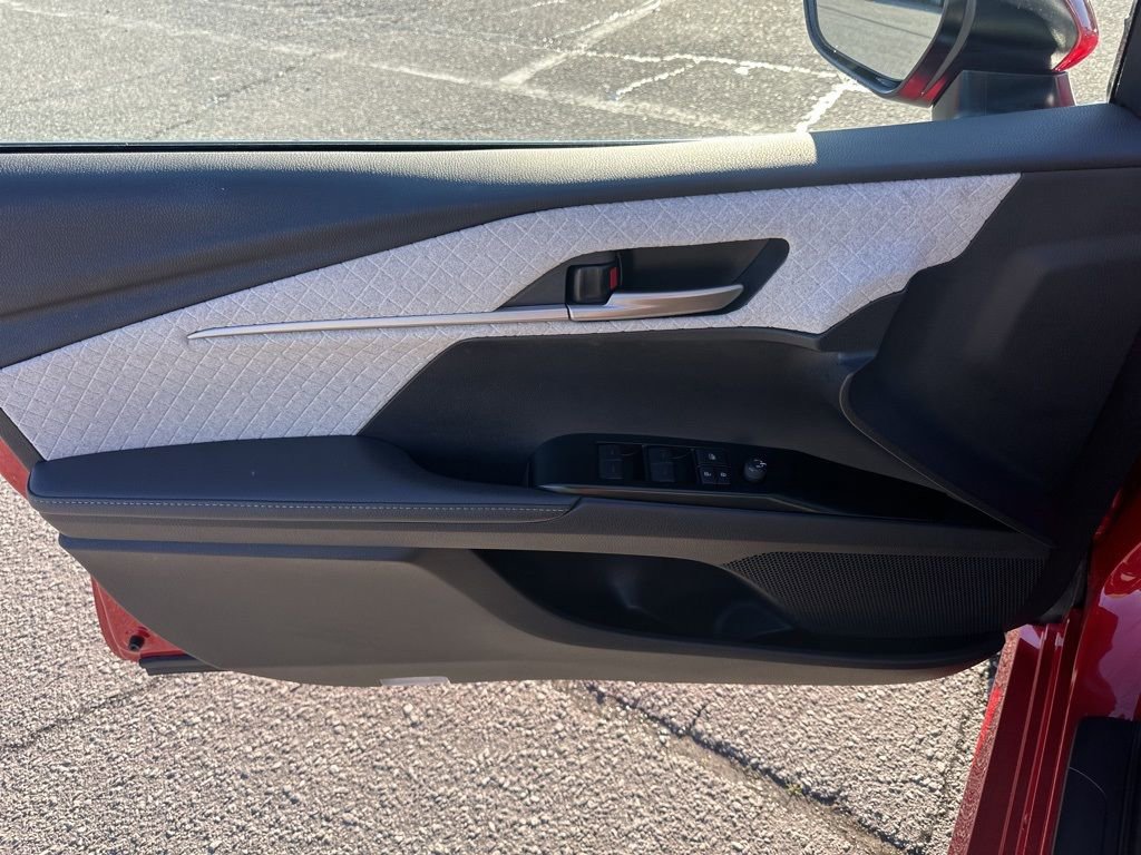 Used 2025 Toyota Camry XLE image 25