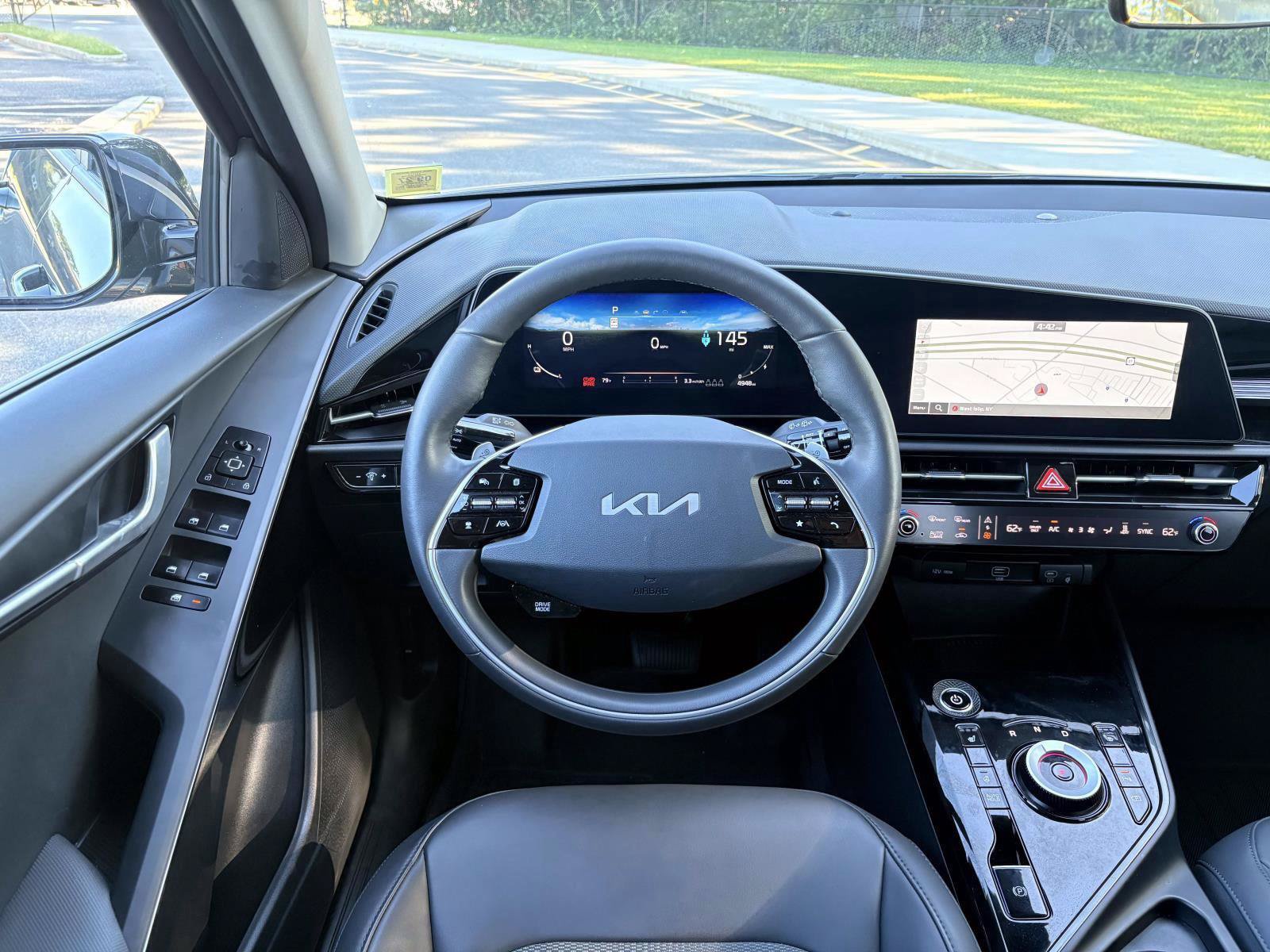 Certified 2025 Kia Niro Wind w/ Wind Preserve Package FWD image 14