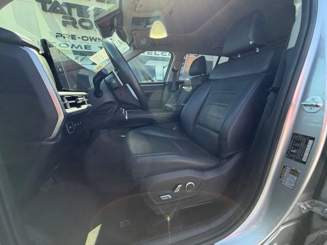 Used 2025 Hyundai Santa Fe Limited AWD/4WD image 10
