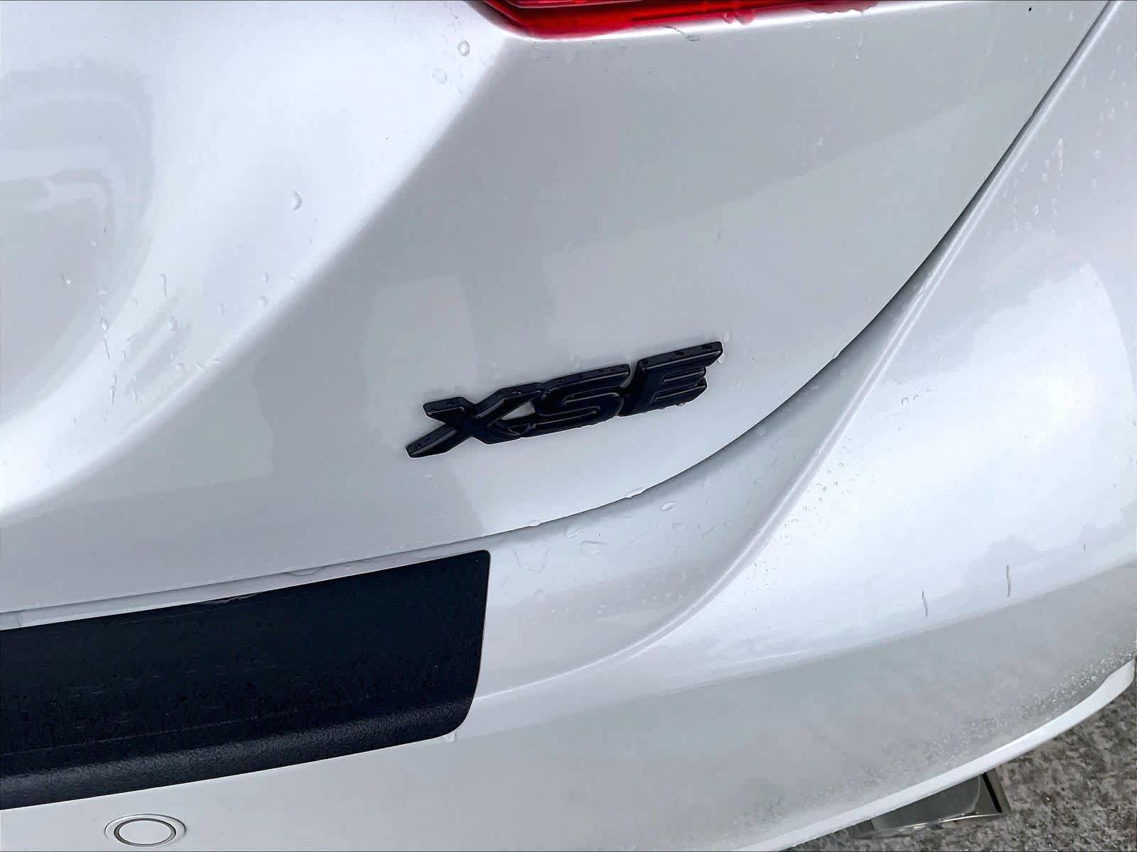 Used 2022 Toyota Camry XSE image 10