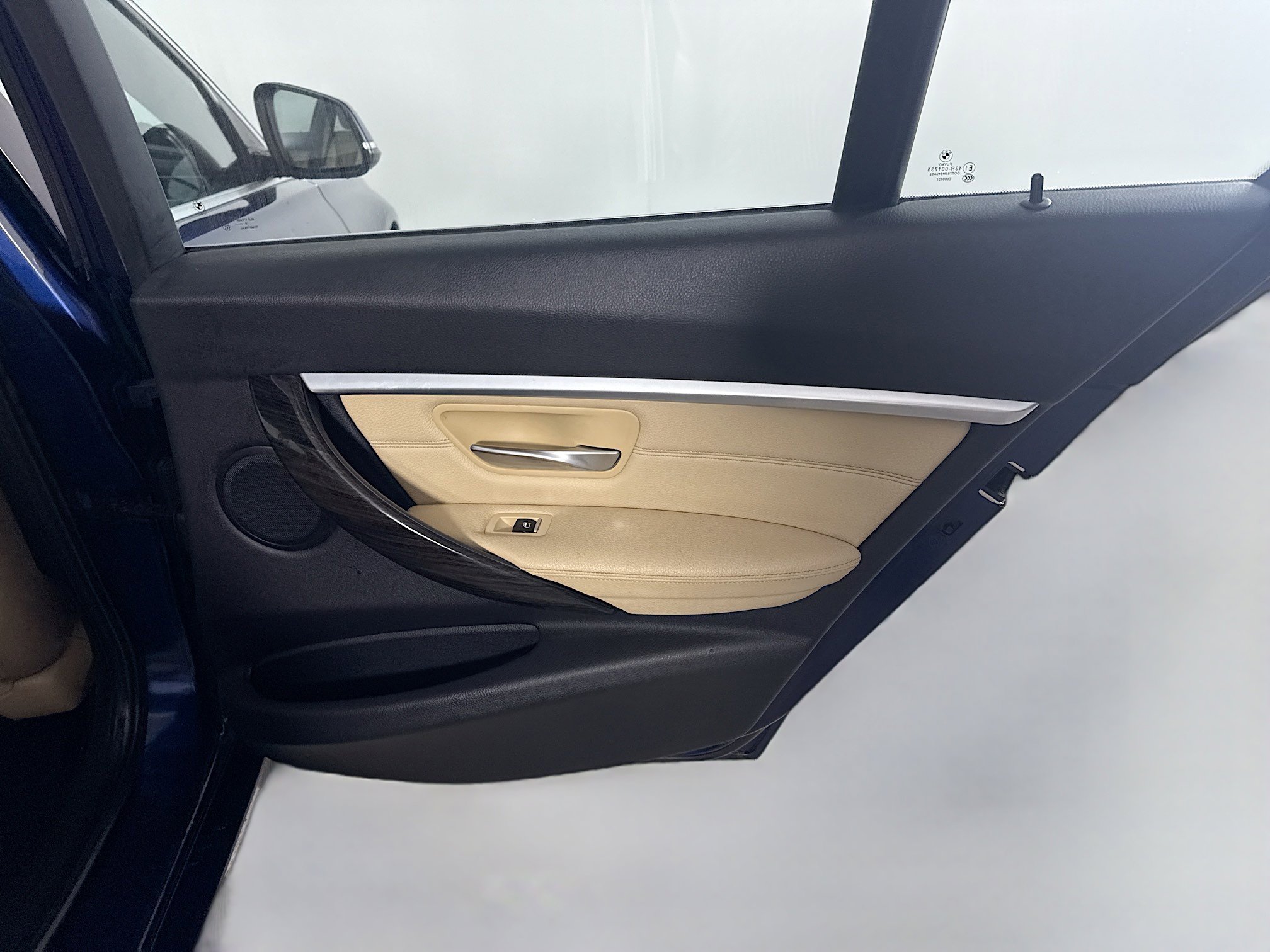 Used 2017 BMW 330e image 28