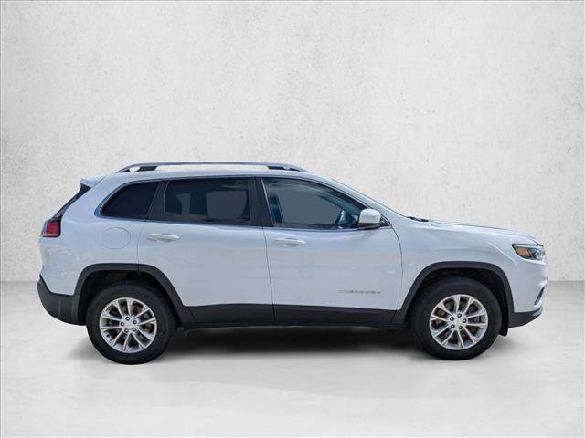 Used 2019 Jeep Cherokee Latitude w/ Cold Weather Group AWD/4WD image 4
