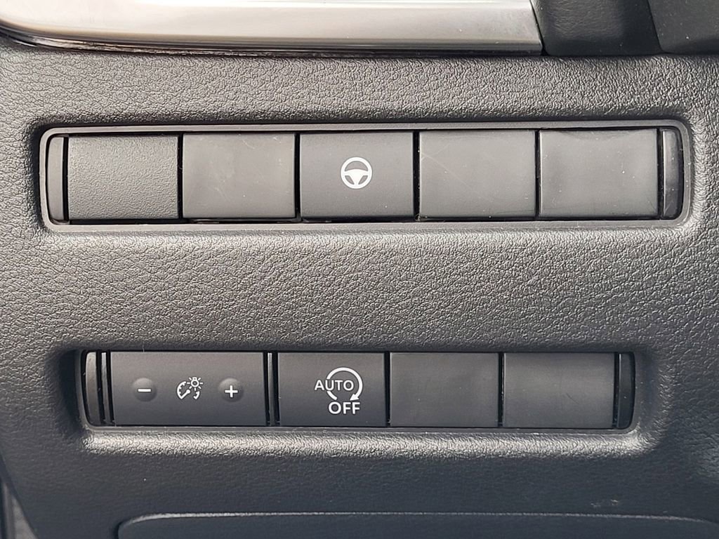 Used 2023 Nissan Rogue SV image 19