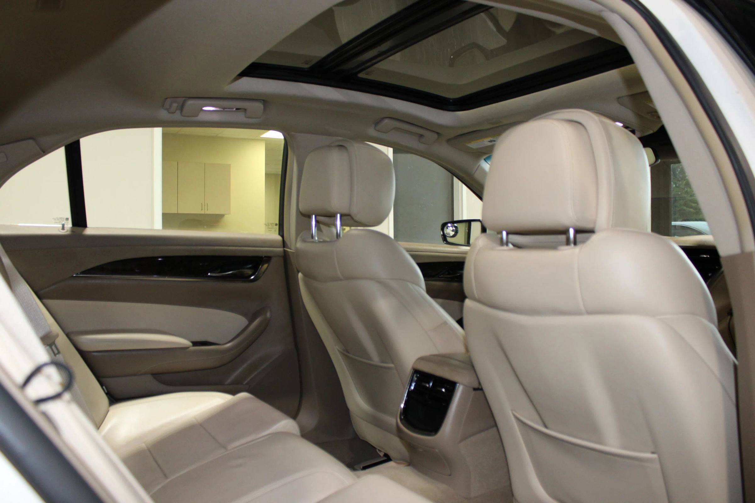 Used 2014 Cadillac CTS Luxury RWD image 31