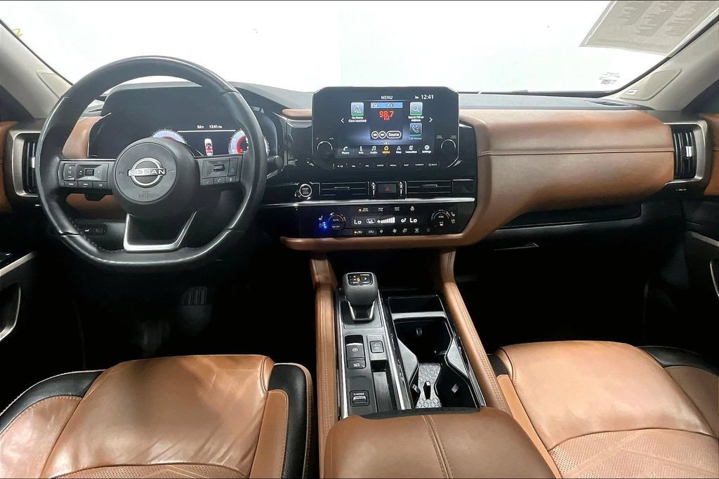Used 2023 Nissan Pathfinder Platinum FWD image 18