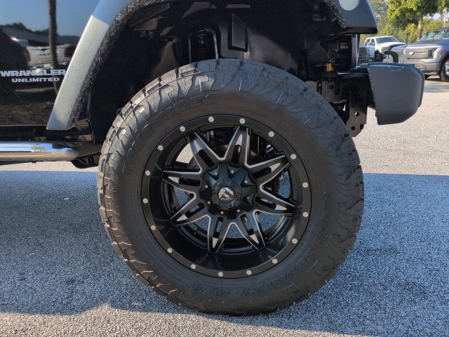 Used 2015 Jeep Wrangler Unlimited Rubicon AWD/4WD image 10