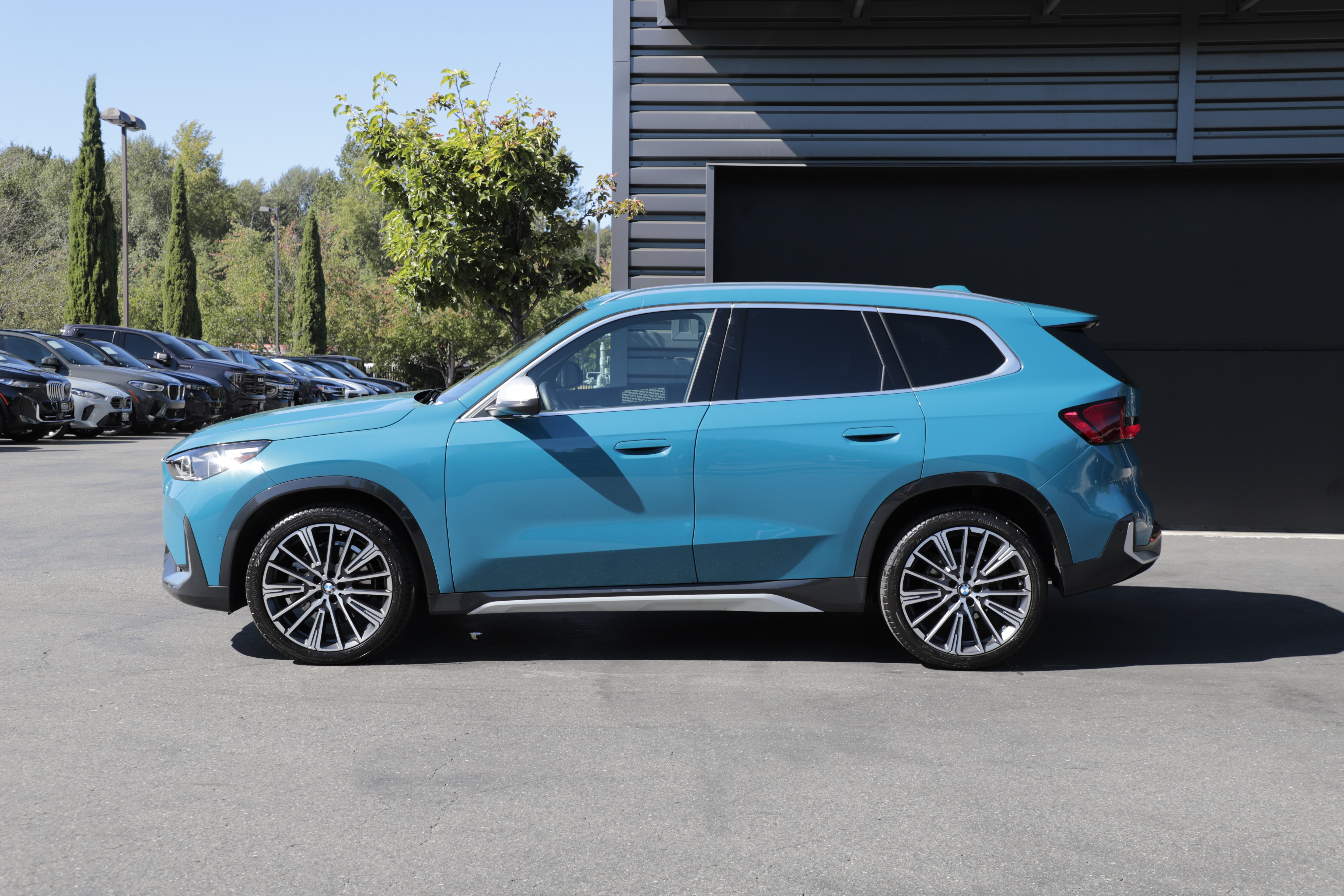 Used 2024 BMW X1 xDrive28i w/ Convenience Package AWD/4WD image 5