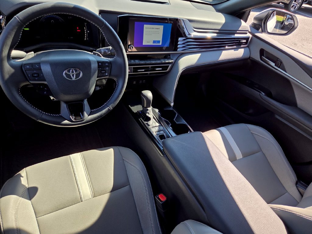 Used 2025 Toyota Camry SE FWD image 8