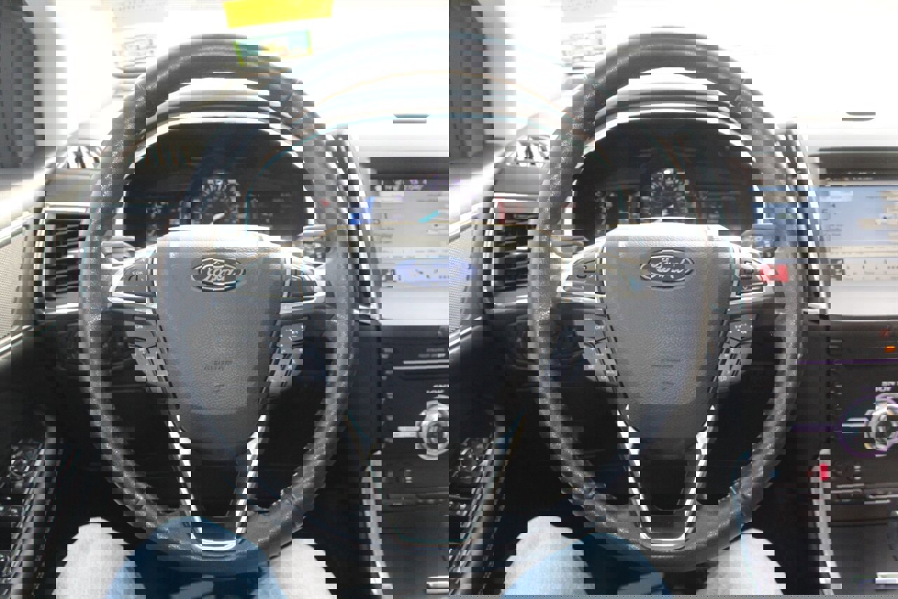 Used 2017 Ford Edge Titanium w/ Equipment Group 301A AWD/4WD image 6