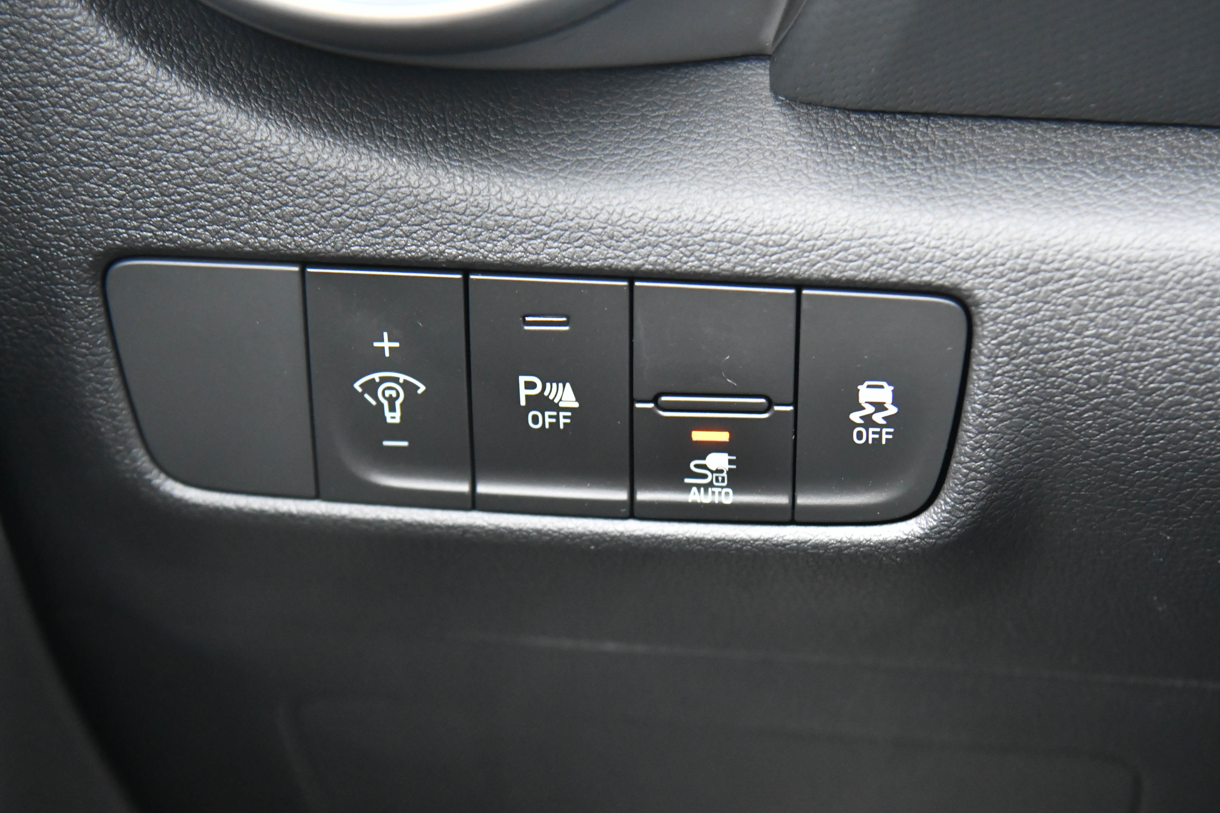 Used 2023 Hyundai Kona Limited image 33