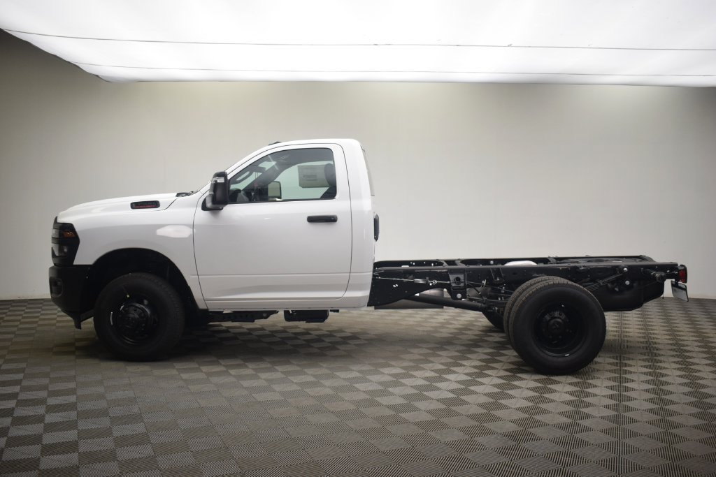 New 2026 RAM 3500 Tradesman AWD/4WD image 14
