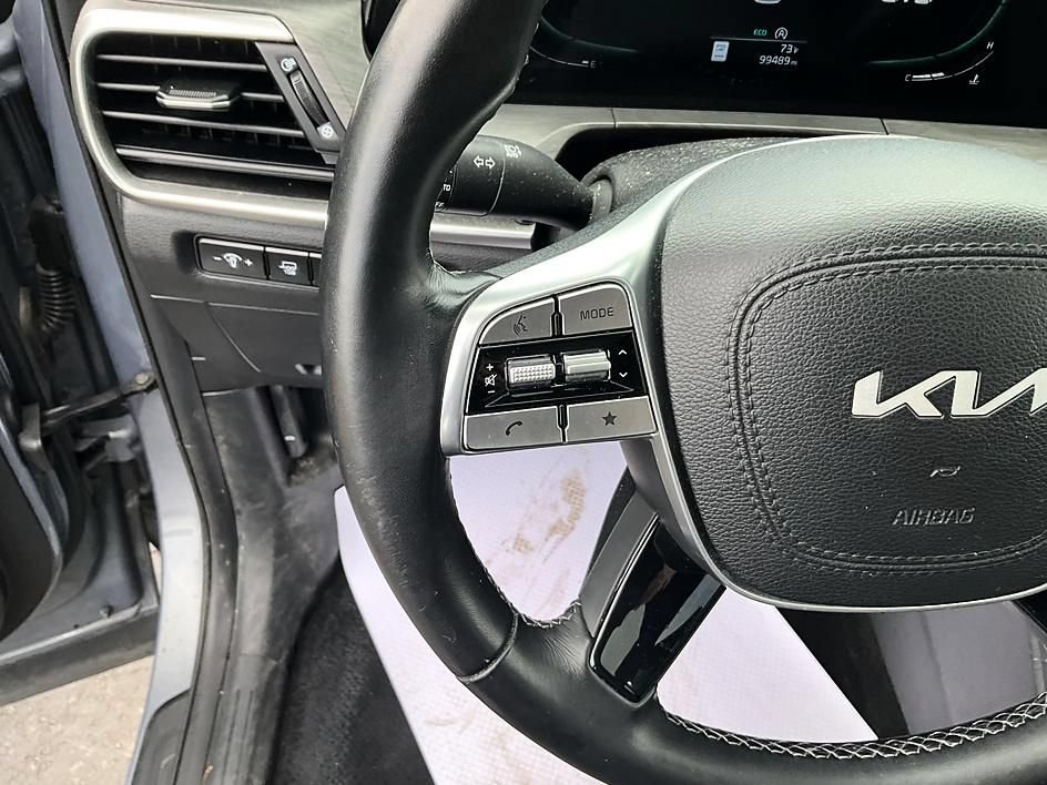 Used 2023 Kia Telluride AWD image 30