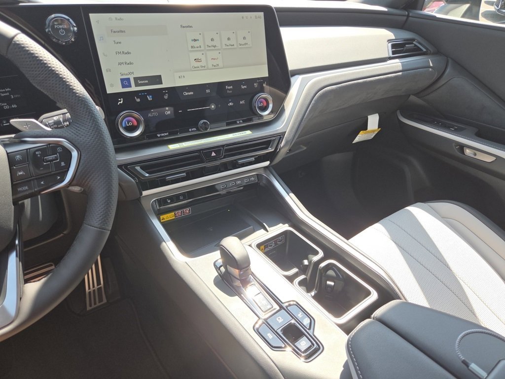 New 2025 Lexus TX 500h AWD image 40