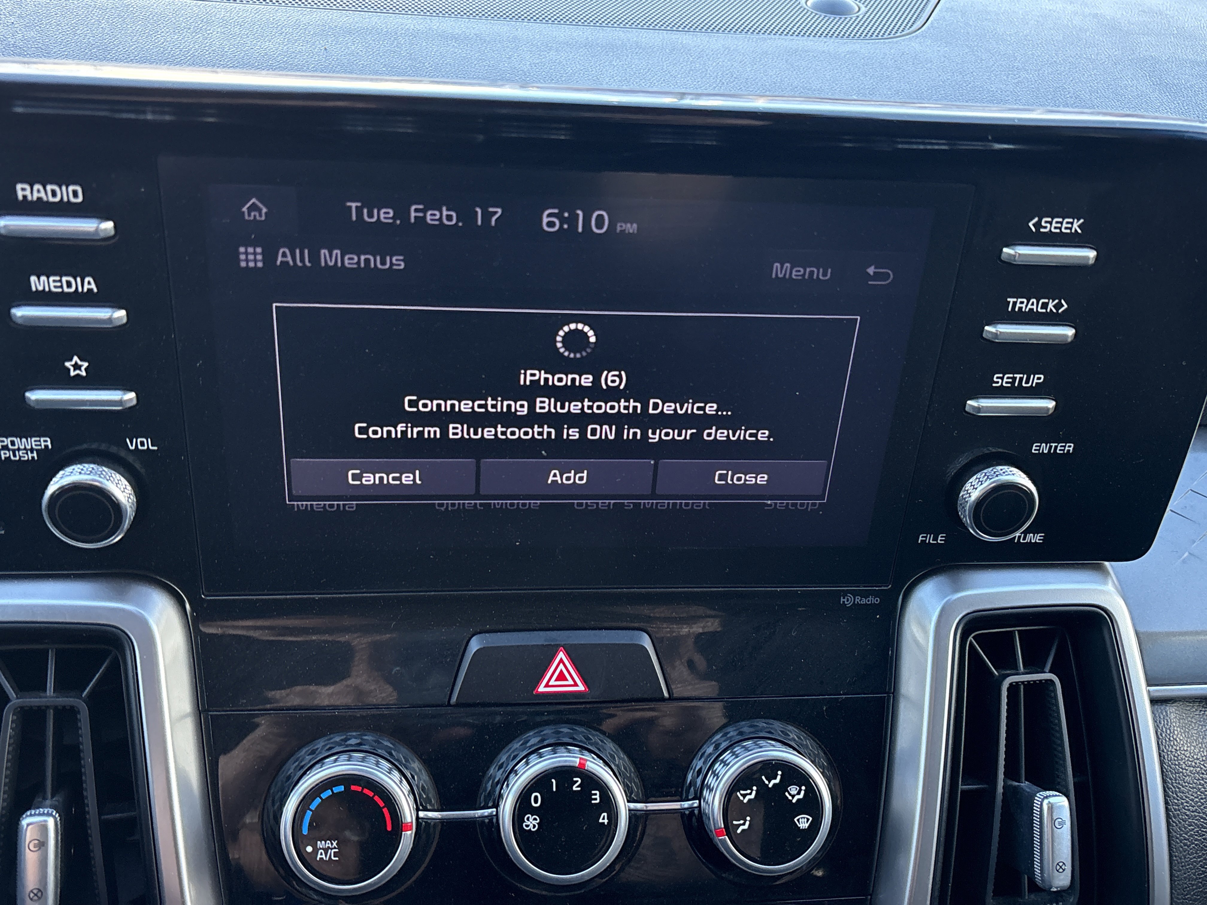 Used 2022 Kia Sorento LX image 16