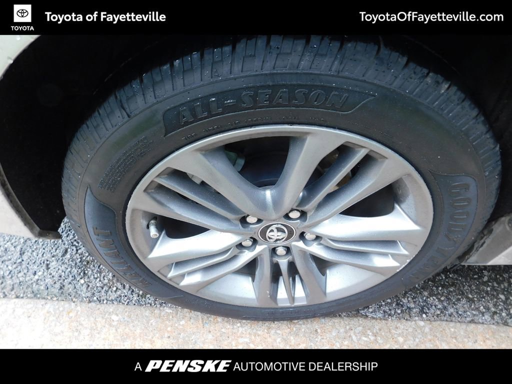 Used 2017 Toyota Camry SE FWD image 7
