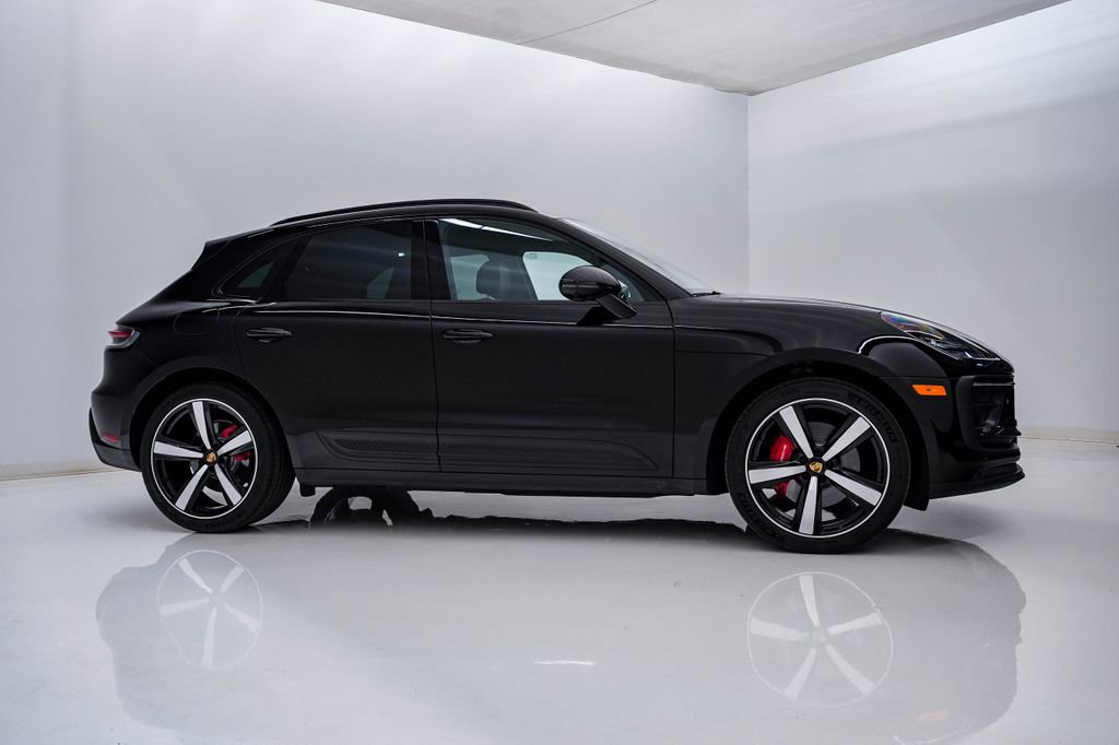Certified 2024 Porsche Macan S AWD/4WD image 9