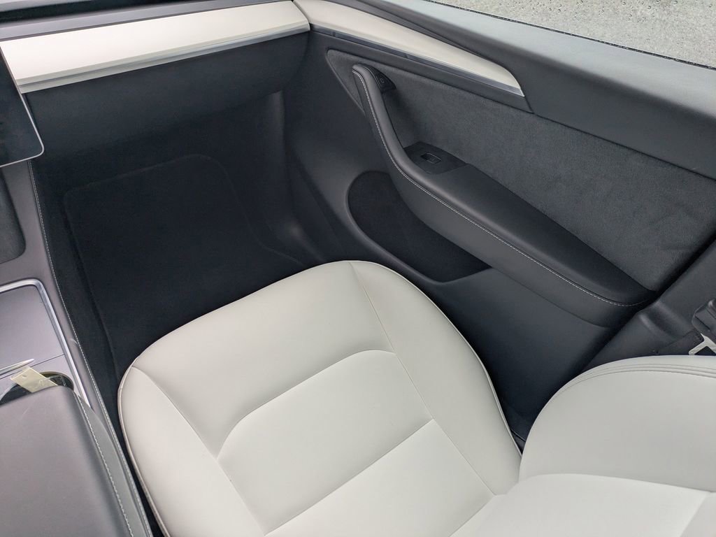 Used 2024 Tesla Model Y Long Range image 21