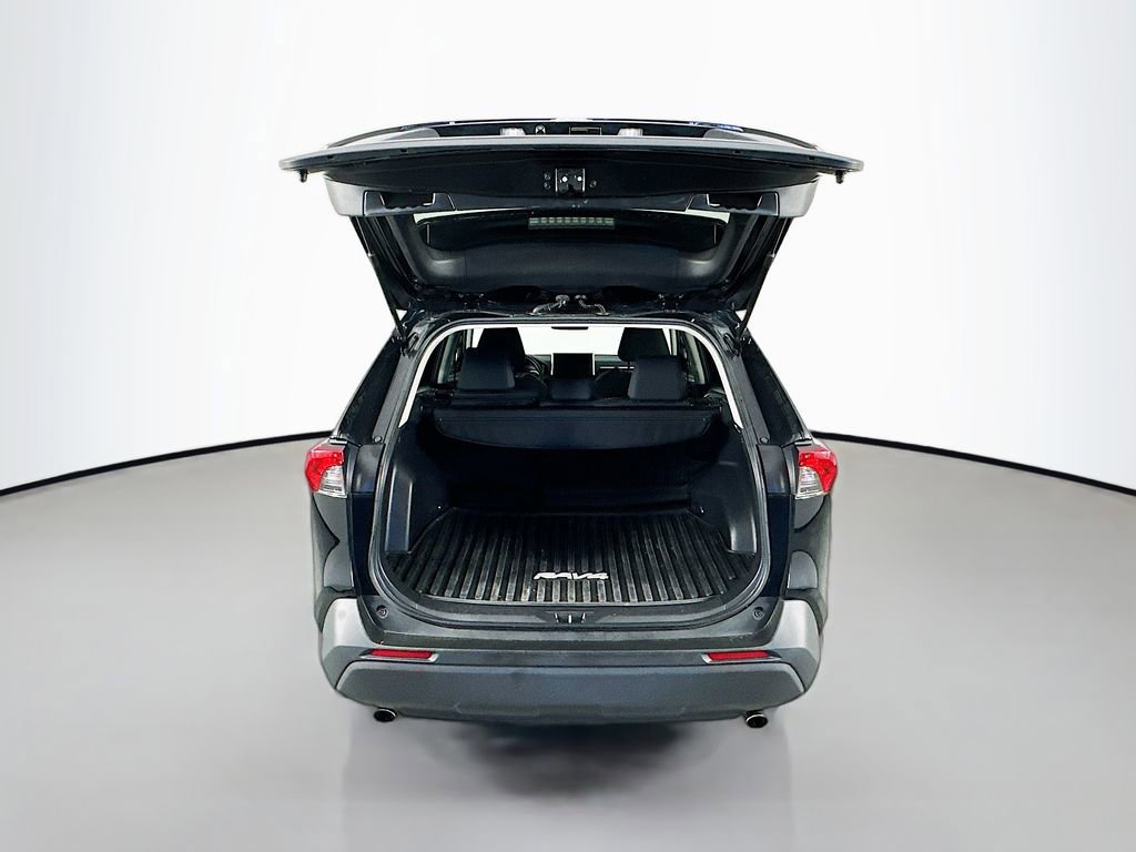 Used 2023 Toyota RAV4 LE AWD/4WD image 28