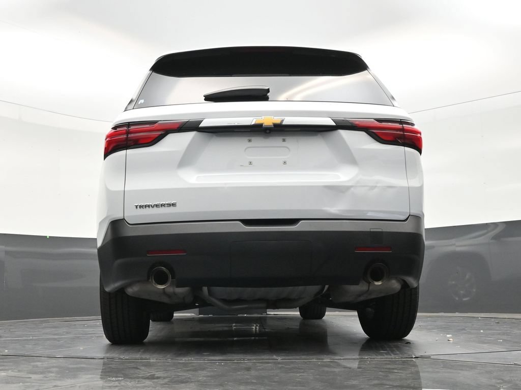Used 2023 Chevrolet Traverse LS FWD image 23