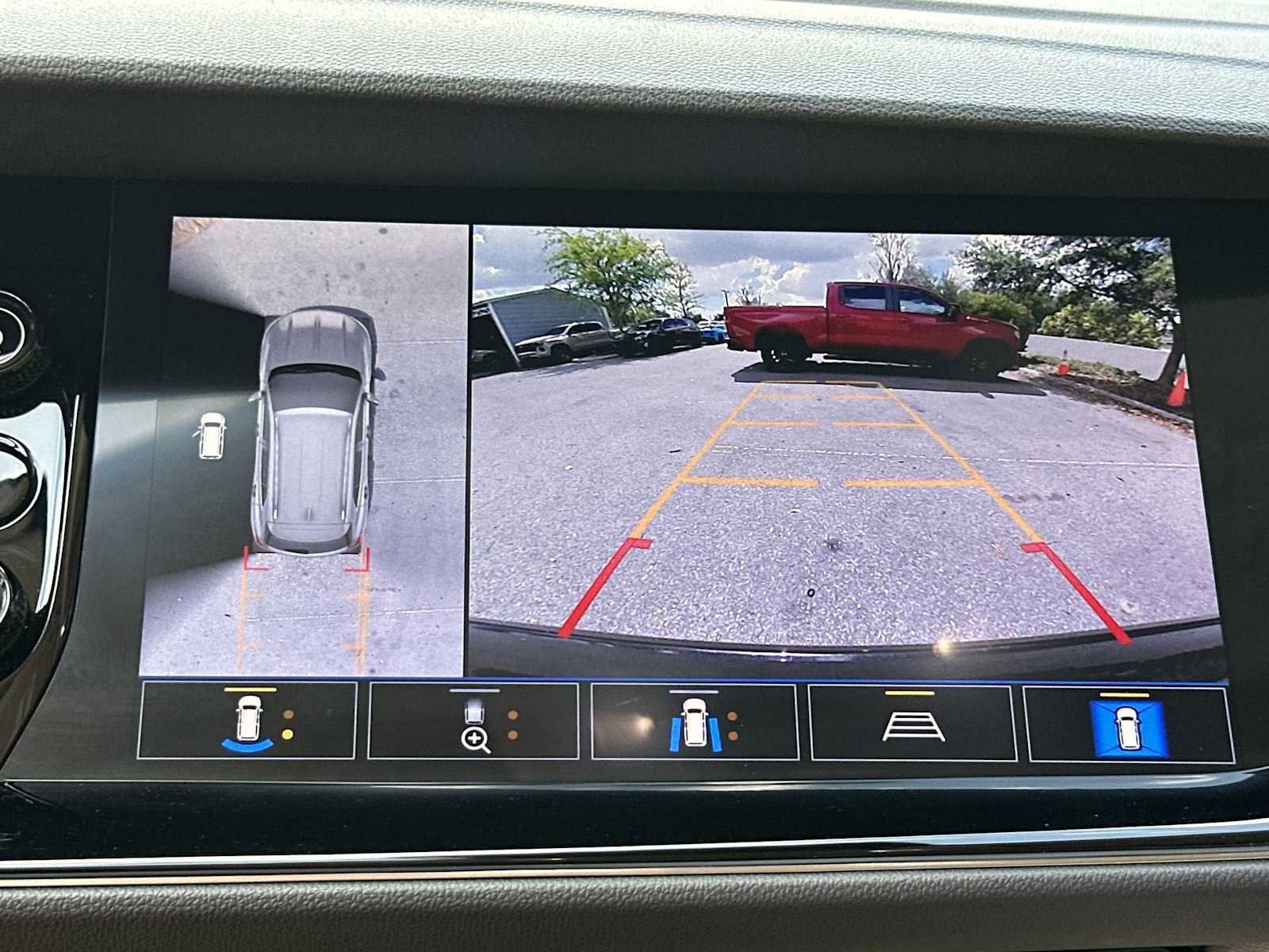 Certified 2021 Buick Envision Avenir w/ Technology Package II AWD/4WD image 23