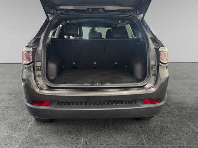 Used 2023 Jeep Compass Latitude AWD/4WD image 13