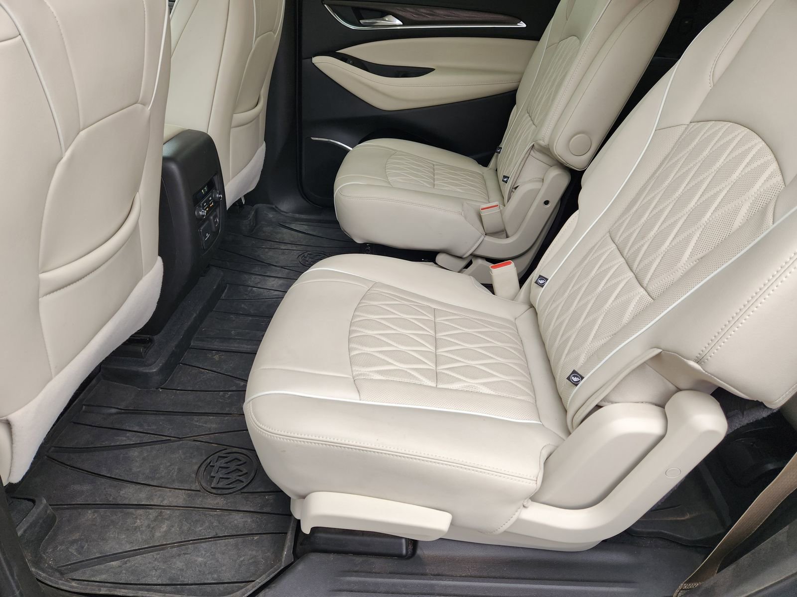 Certified 2024 Buick Enclave Avenir w/ Avenir Technology Package image 33