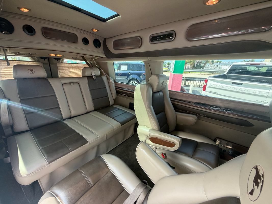 Used 2016 Ford Transit 150 XLT RWD image 29