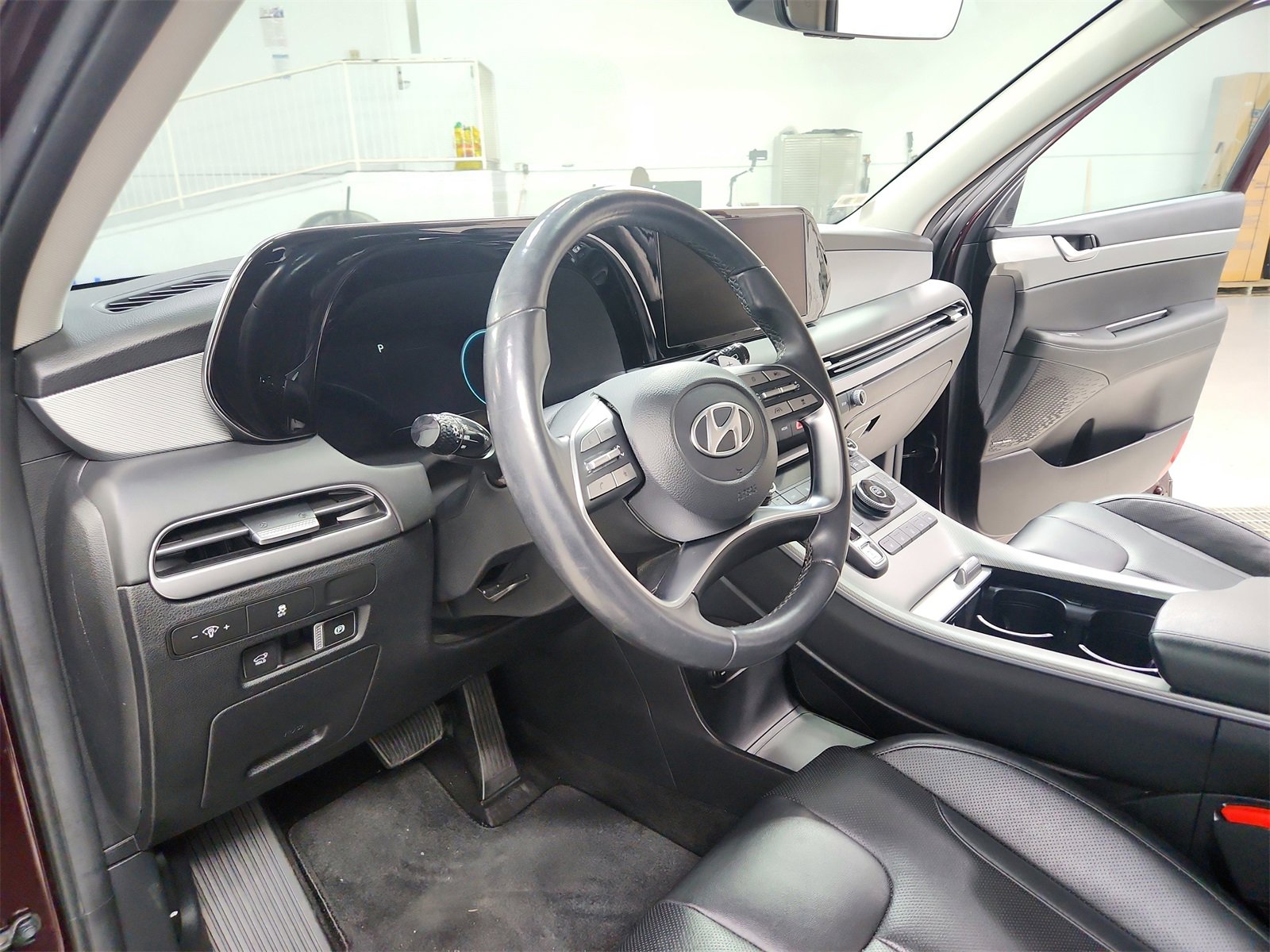 Used 2023 Hyundai Palisade SEL w/ Premium Package image 18