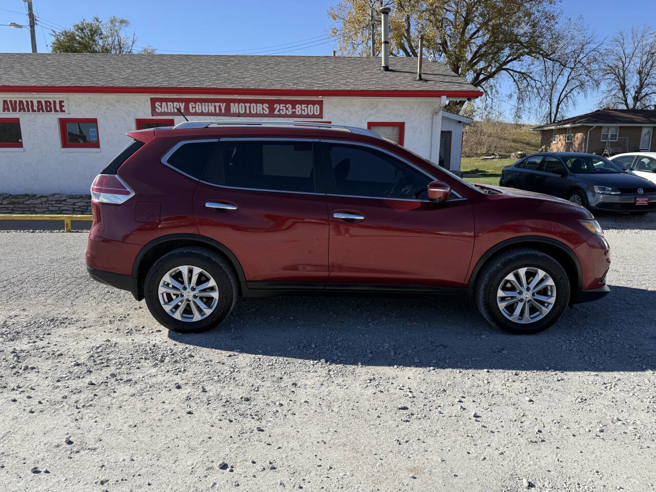 Used 2014 Nissan Rogue SV w/ SV Premium Package image 2