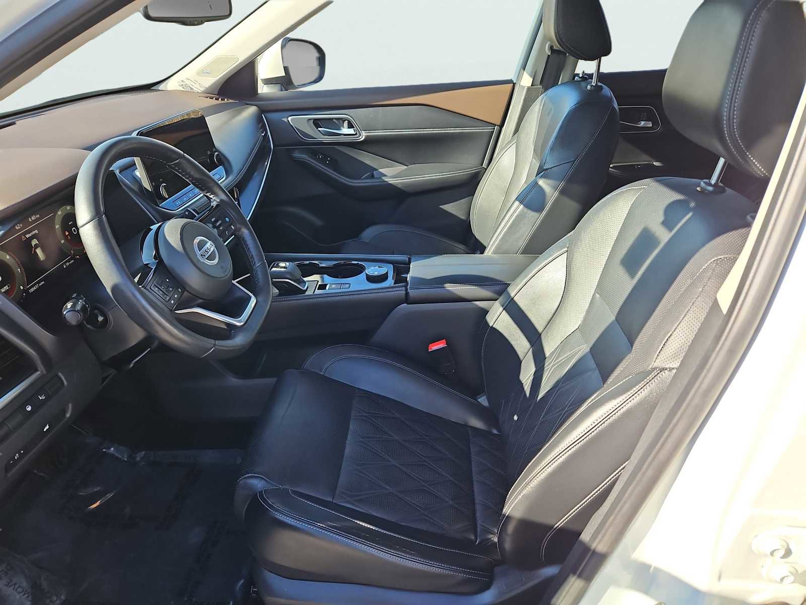 Used 2021 Nissan Rogue Platinum AWD/4WD image 36
