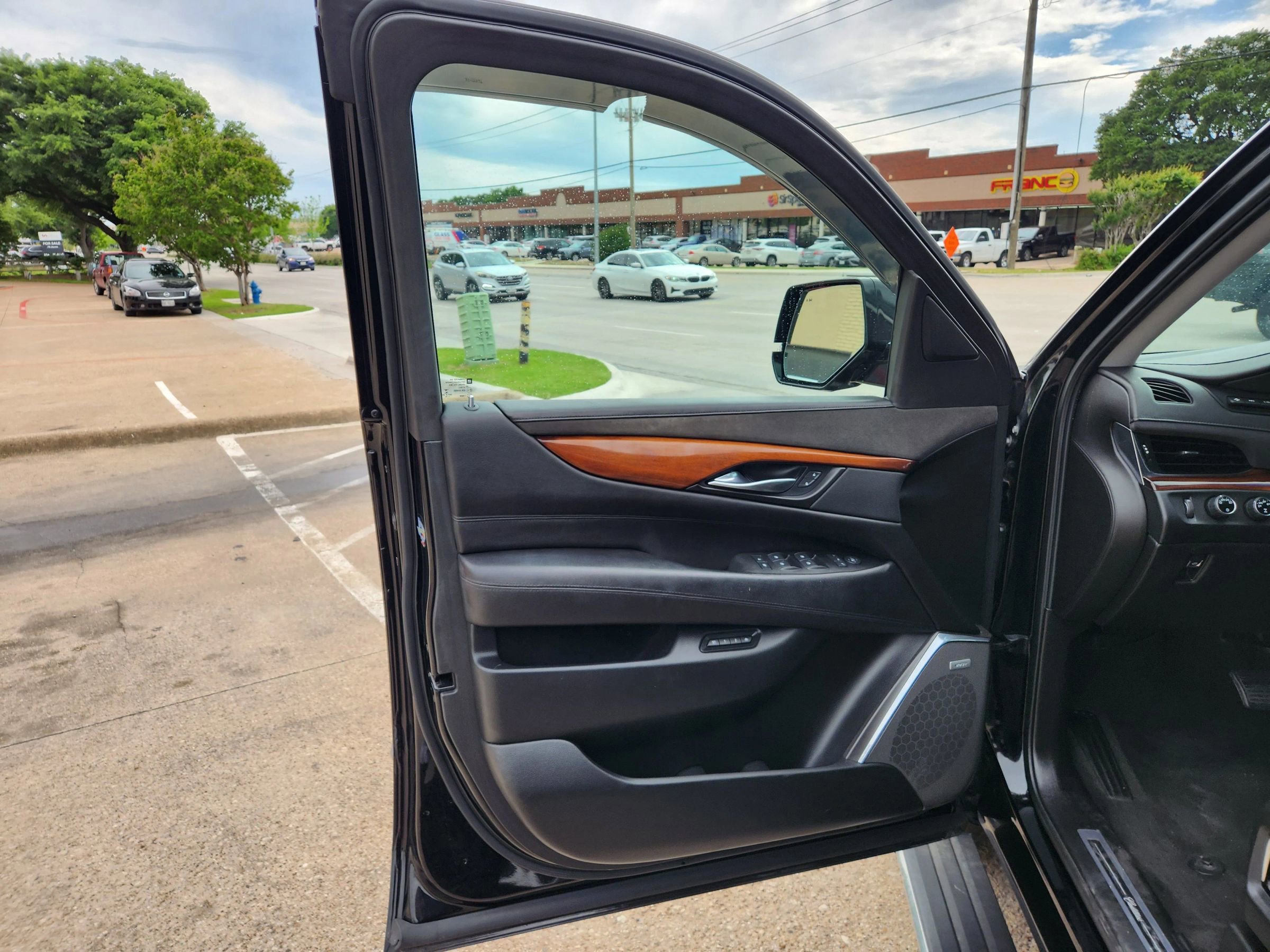 Used 2015 Cadillac Escalade ESV Premium AWD/4WD image 8