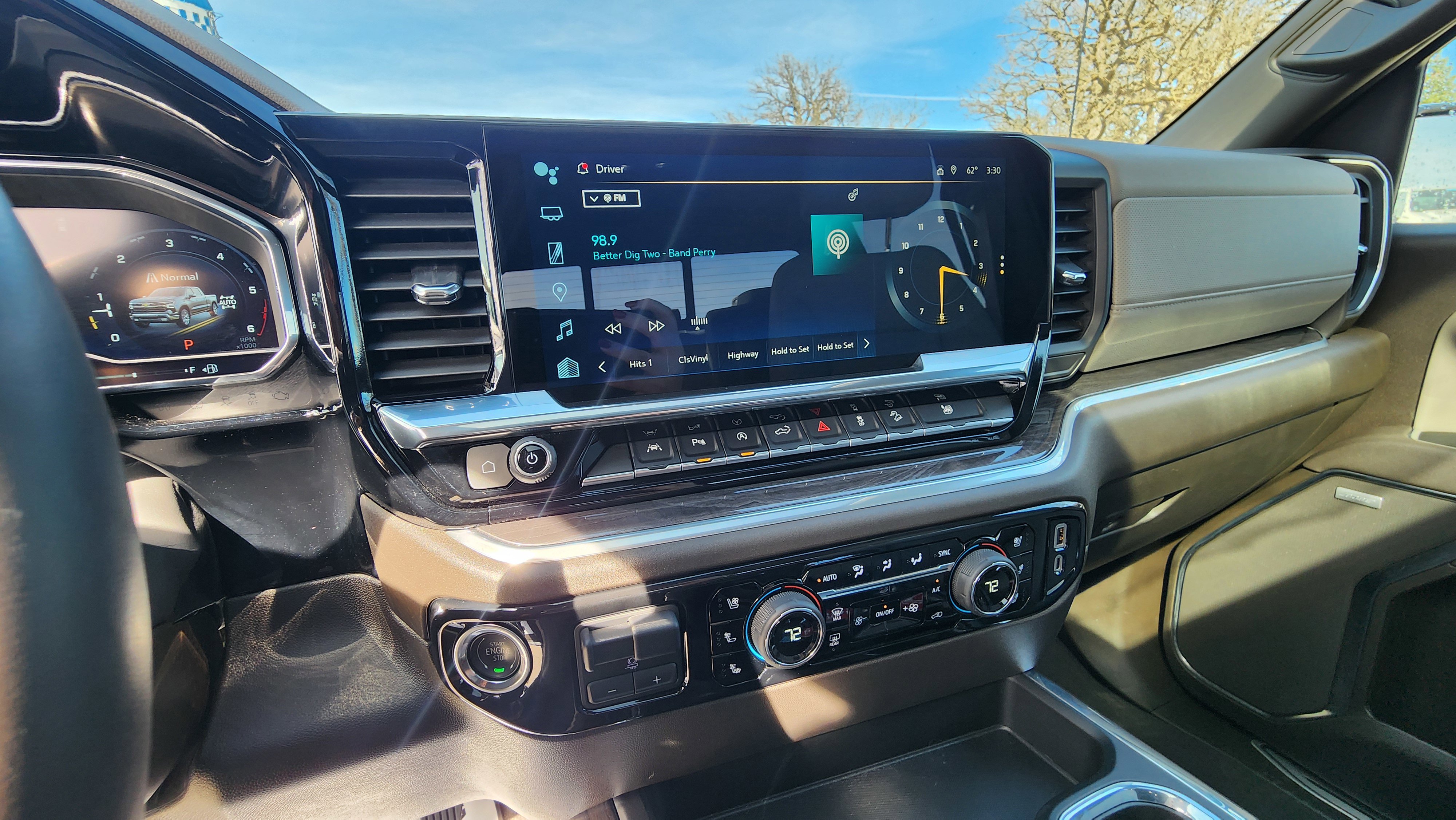 Used 2025 Chevrolet Silverado 1500 LTZ w/ LTZ Premium Package image 18