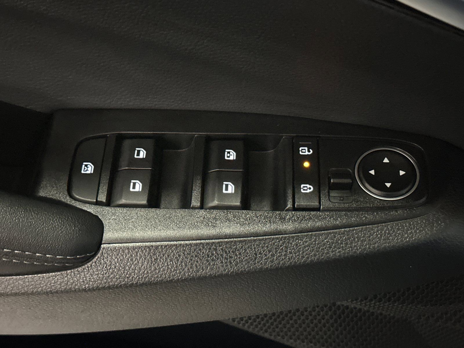 Certified 2026 Kia Seltos EX w/ EX Sunroof Package image 14