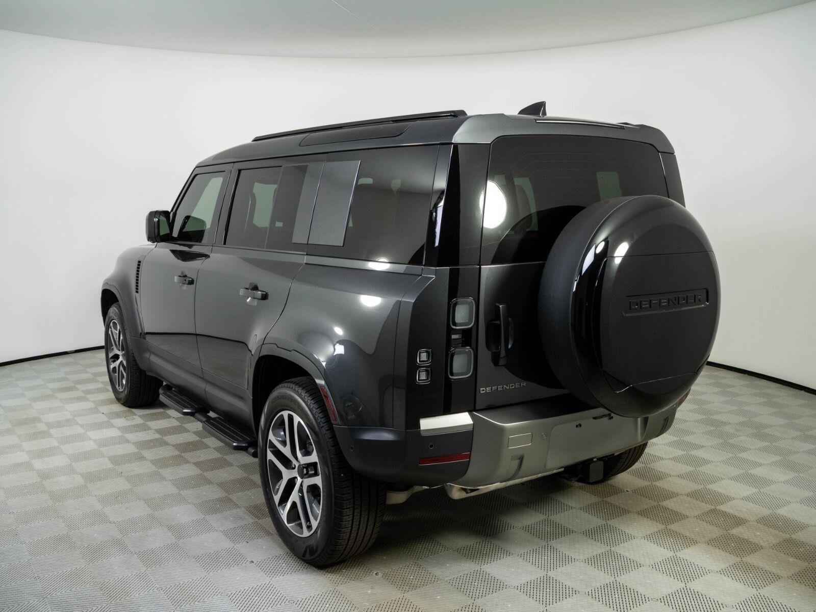 Used 2026 Land Rover Defender 110 S AWD/4WD image 3