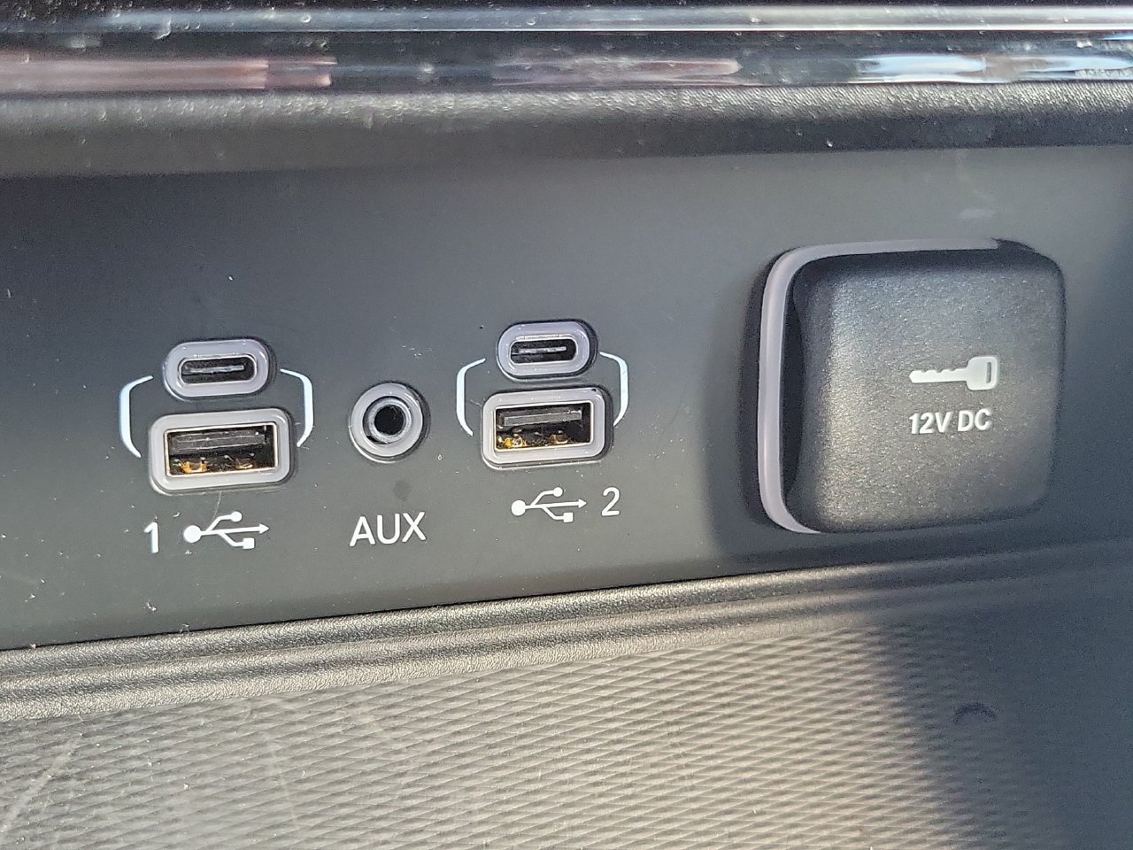 Used 2023 Jeep Grand Cherokee Altitude AWD/4WD image 29