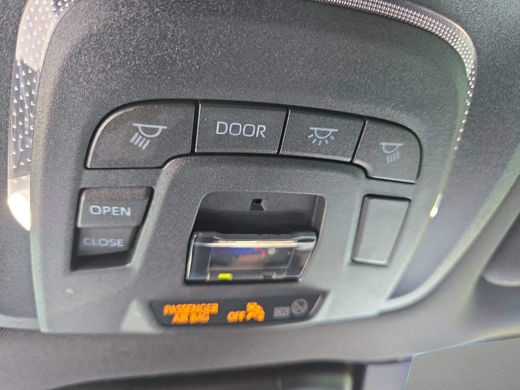 Certified 2025 Toyota Crown AWD/4WD image 26