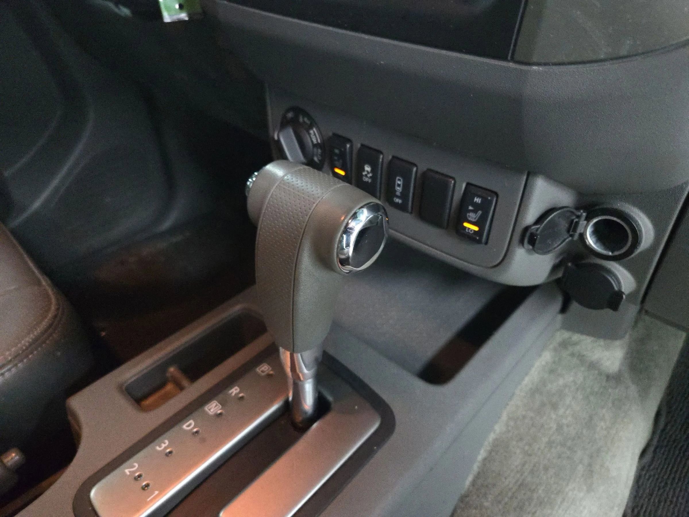 Used 2015 Nissan Frontier SL w/ Moonroof Package image 29