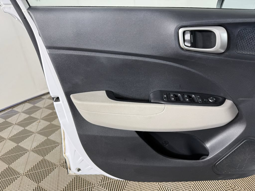 Used 2021 Hyundai Venue SEL w/ Premium Package FWD image 20