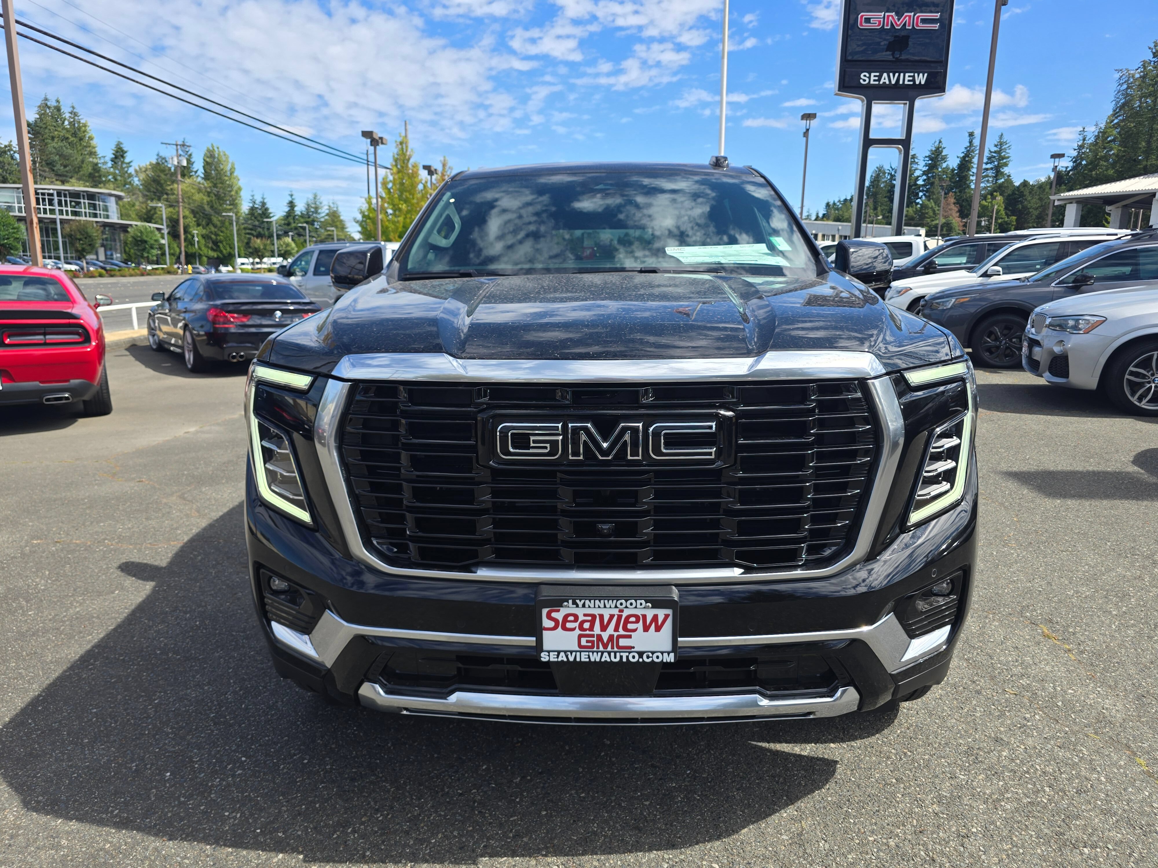 New 2026 GMC Yukon XL Denali w/ Denali Reserve Package AWD/4WD image 2