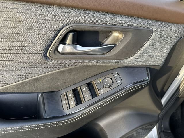 Used 2023 Nissan Rogue SV image 15