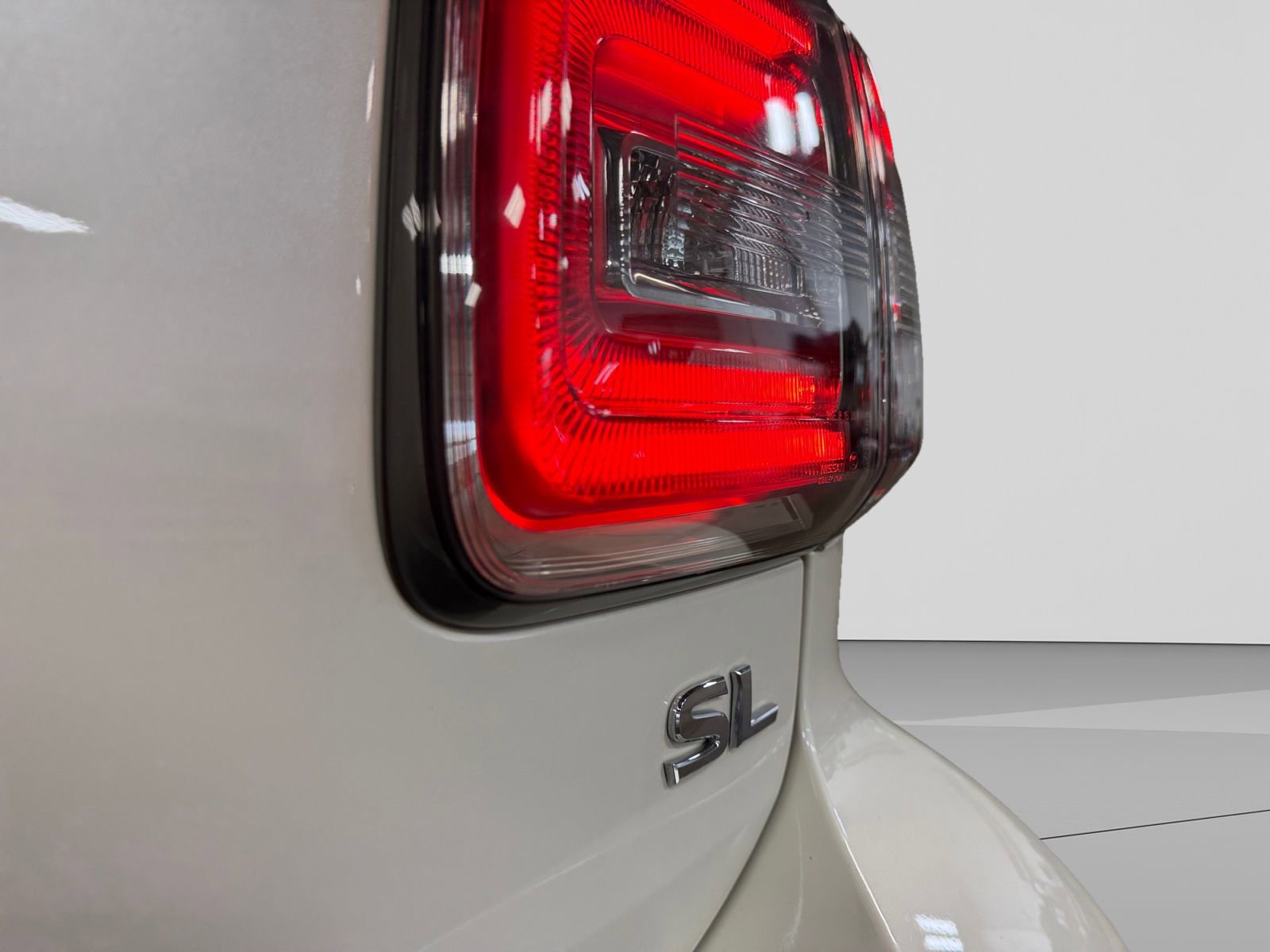 Used 2017 Nissan Armada SL w/ Interior Lighting Package AWD/4WD image 46