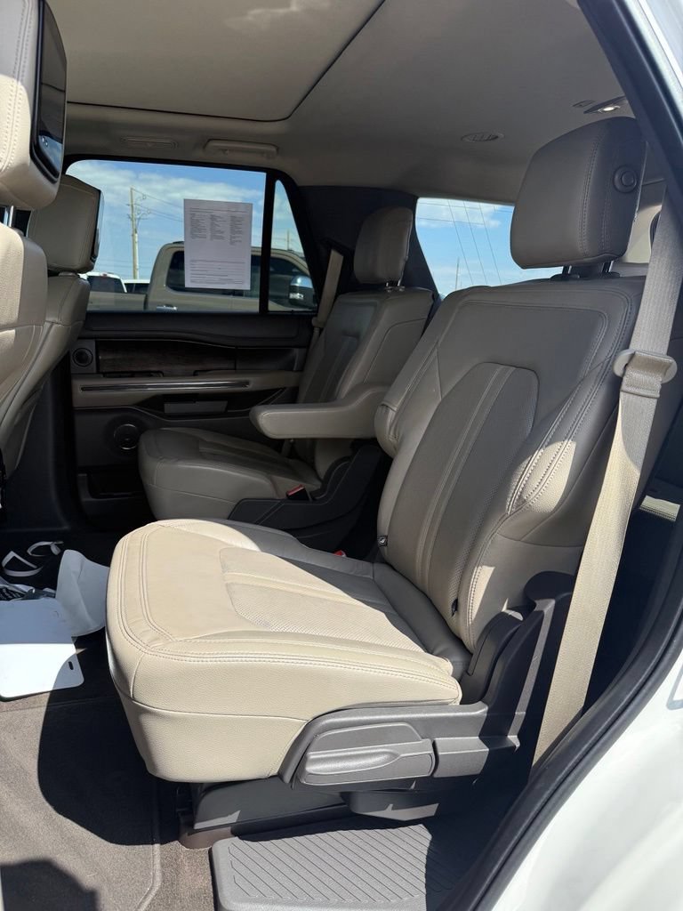 Used 2020 Ford Expedition Limited w/ Equipment Group 302A AWD/4WD image 9